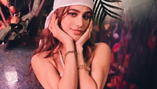 Poonam Pandey to Cast as Mandodari in Lav Kush Ramlila at Red Fort