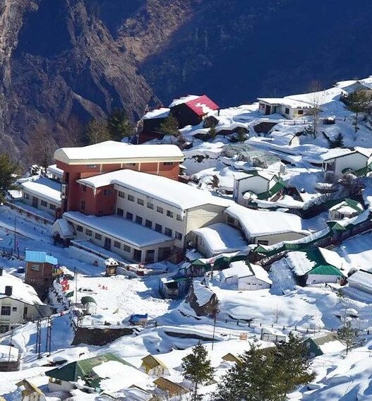 Where Should You Check In This Winter? Our Curated List of Chic Seasonal Escapes