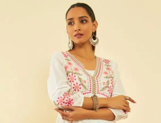 A Canvas for Celebration: Inside Soch’s ‘Essence of Holi’ Edit