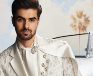 Are Brooches the New Power Move in Men’s Fashion?