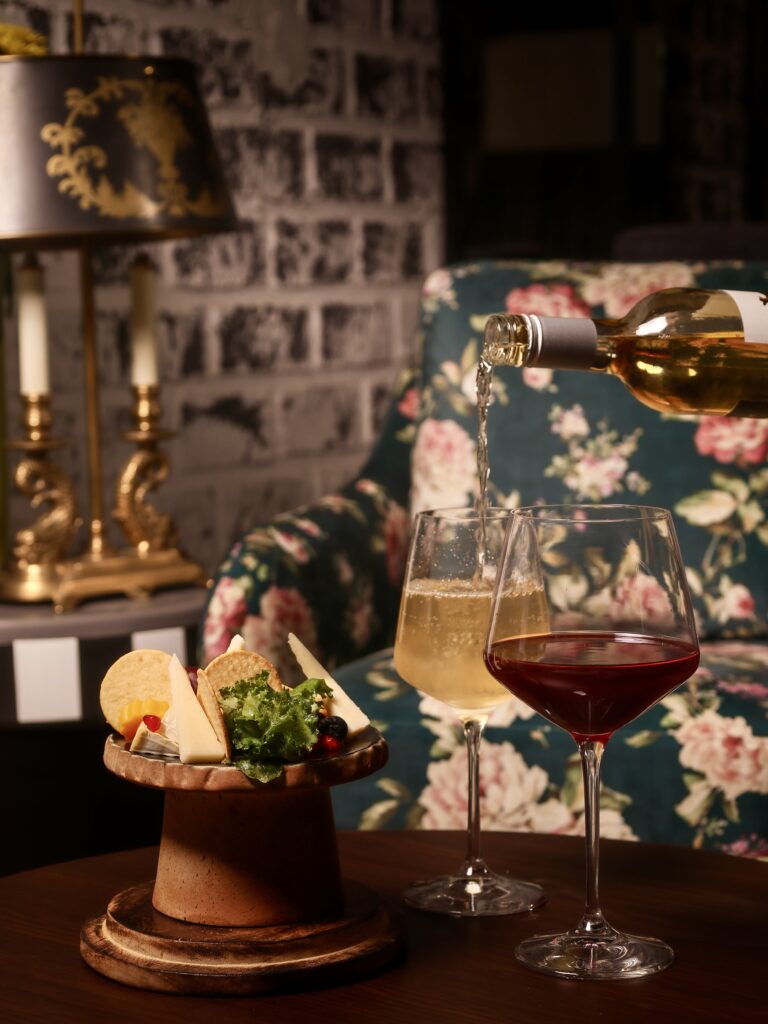 Speakeasy bar, Rumour in Delhi